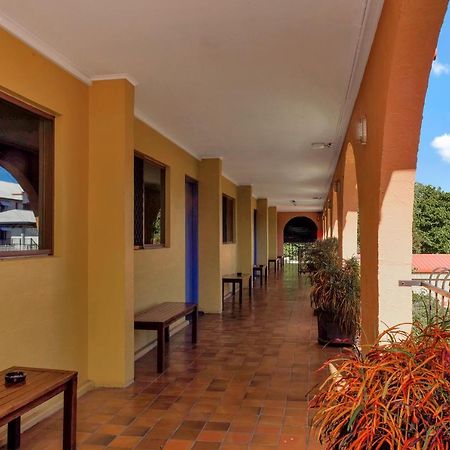 Adobe Motel Кэрнс Экстерьер фото