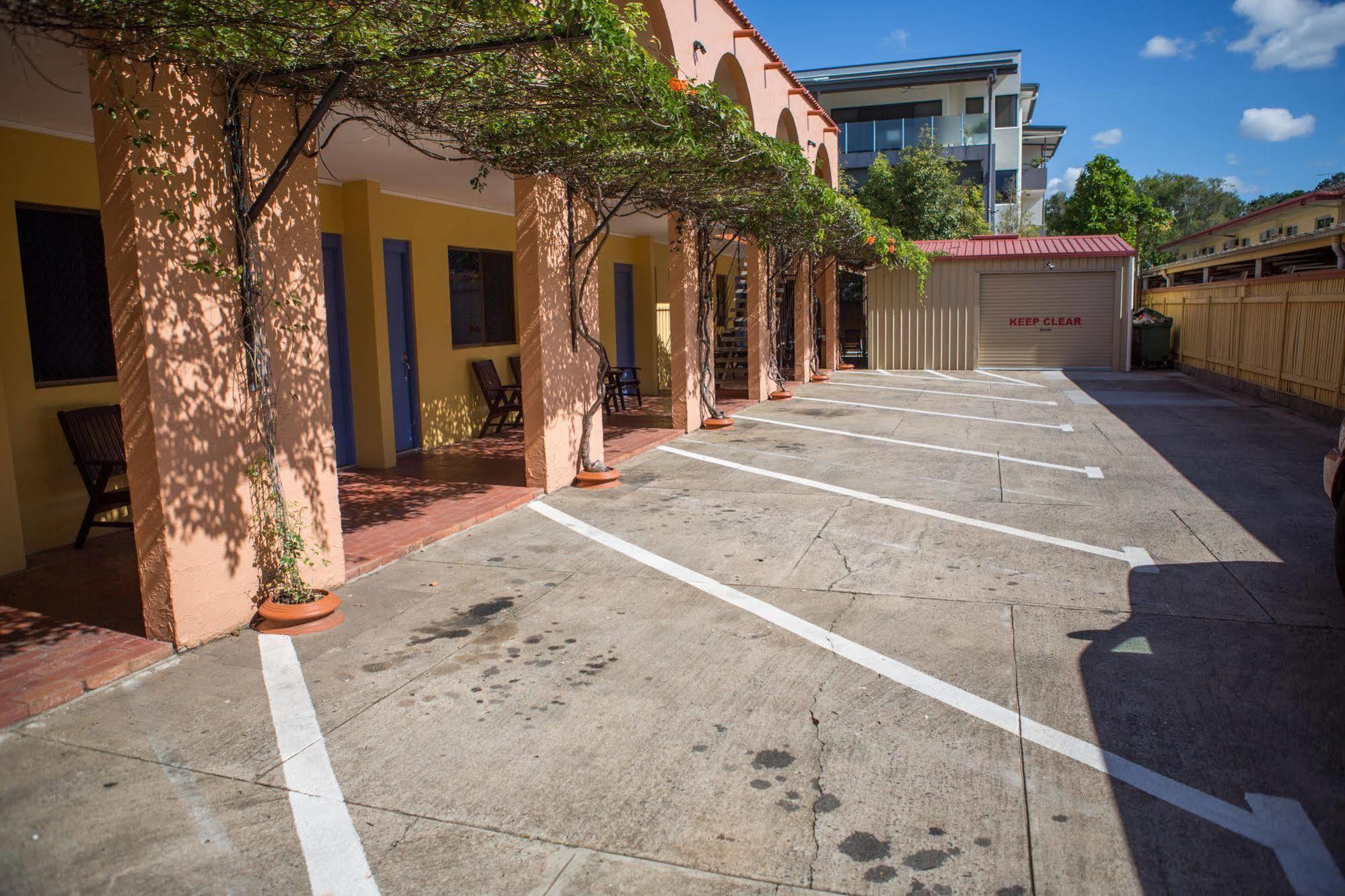 Adobe Motel Кэрнс Экстерьер фото